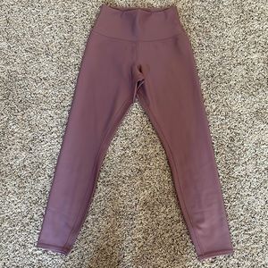 Alo 7/8 high waist airlift legging. Color rose blush (limited edition). Size S.